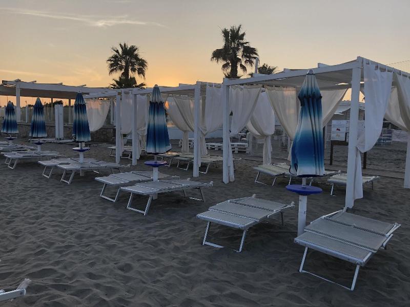 Hotel Mediterraneo Lido di Latina Exterior foto
