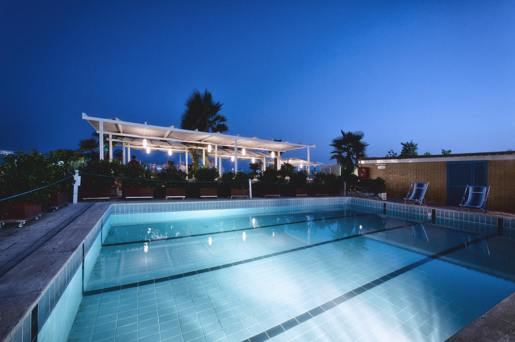 Hotel Mediterraneo Lido di Latina Exterior foto